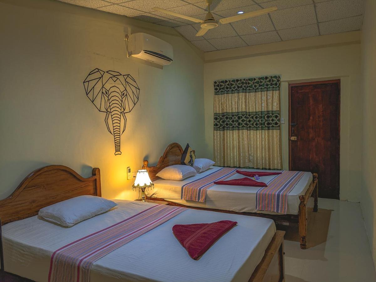 Choona Lodge 'View Of Sigiriya & Pidurangala With Sunrise' מראה חיצוני תמונה